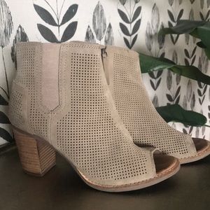 •Toms Booties•